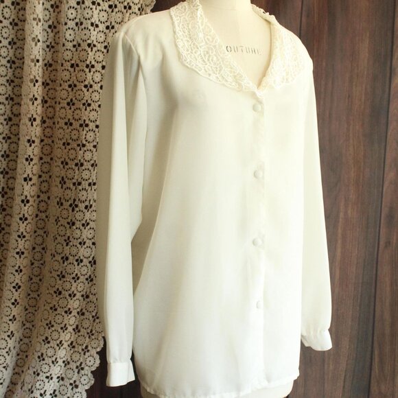 Vintage 1980s 1990s Blouse, Volup Impressions White Button Down Shirt with Lace - Picture 5 of 10
